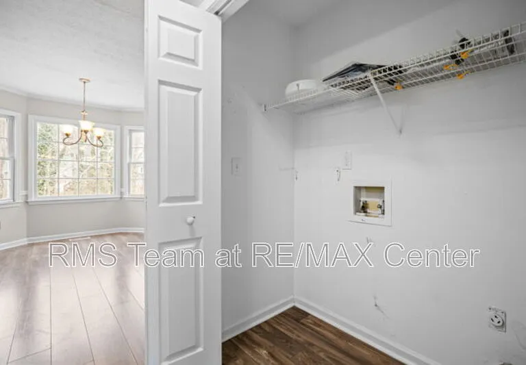 320 Saint Simons Cv — Photo 21