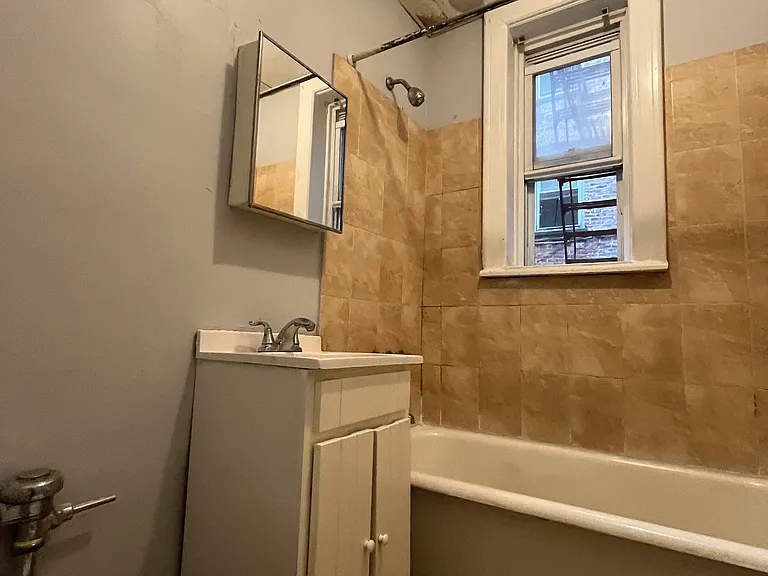 48 Vroom St #103 — Photo 3