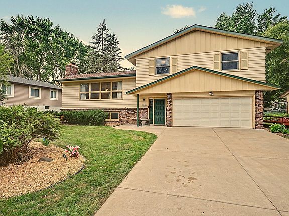 2nd image of 1880 Richal Dr