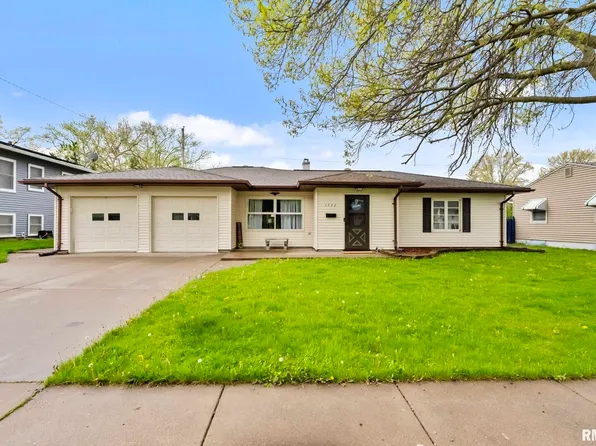 1533 W Garfield St, Davenport, IA 52804