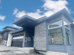 897 Carnoustie Dr, Kelowna, BC V1P0A3