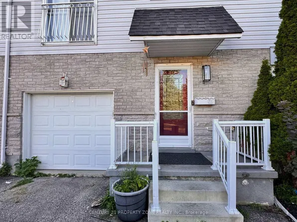 1 Golden Terrace Ct, Kitchener, ON N2N 3L2