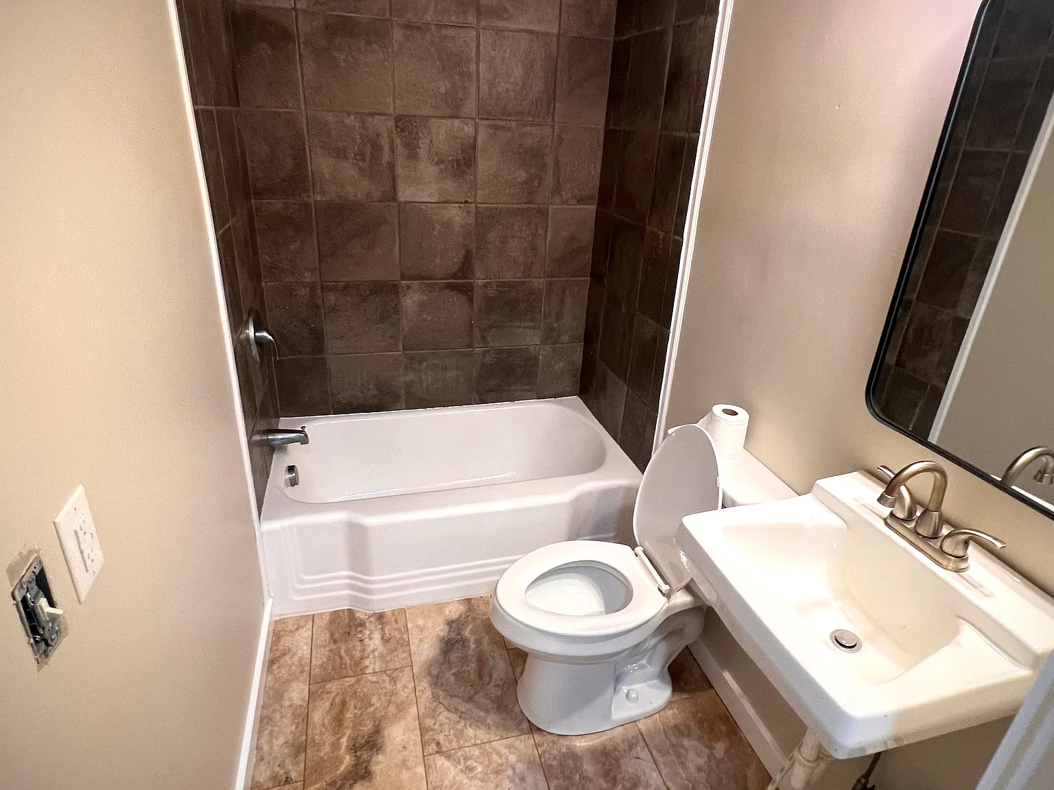 2 bed, 1100 sqft, $1,550 — Photo 3