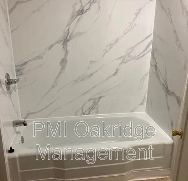 906 1/2 Race Dr — Photo 12