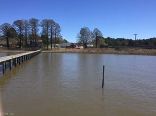 105 North St, Smithfield, VA 23430