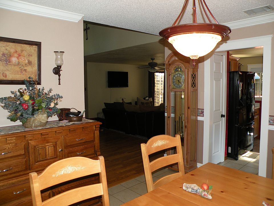 1st image of 822 Deerlake Dr