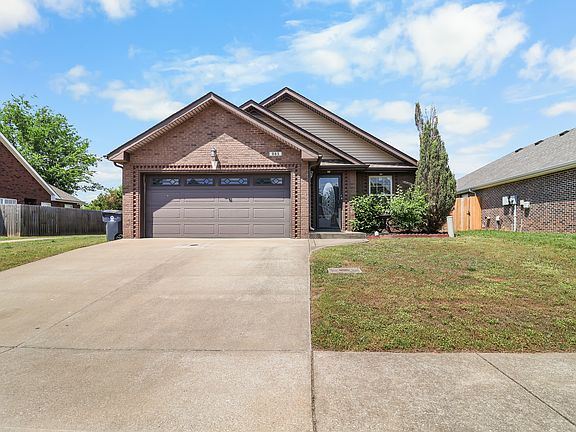 3rd image of 985 Culverson Ct