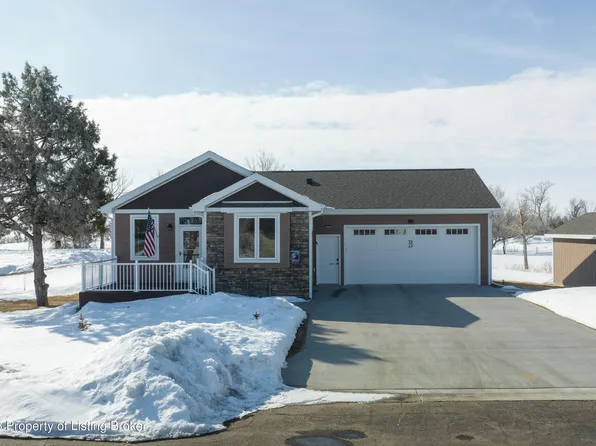 485 5th St N, Beach, ND 58621