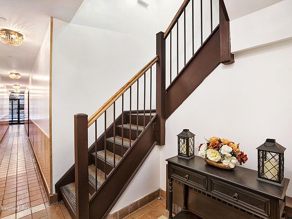 2nd image of 133 W 89th St APT 7