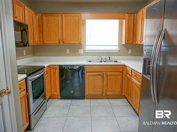 3rd image of 8491 Desert Oak Ct
