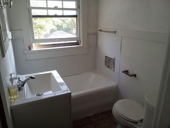 4th image of 329 Knecht Dr