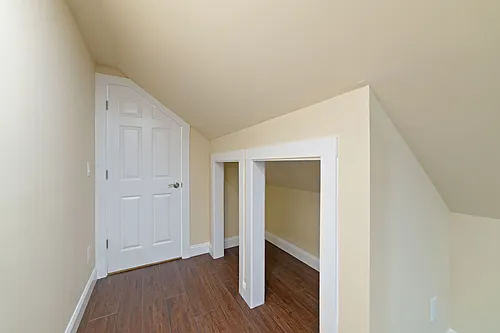 140 W Park Ave Photo 1