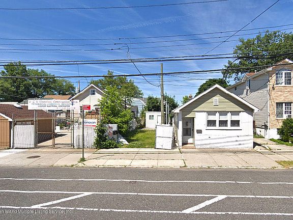 3rd image of 515 Midland Ave