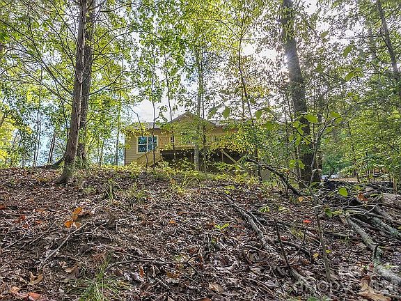 3rd image of 17410 Green Hill Rd
