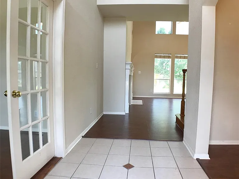 6323 Sunset Cove Ln — Photo 2