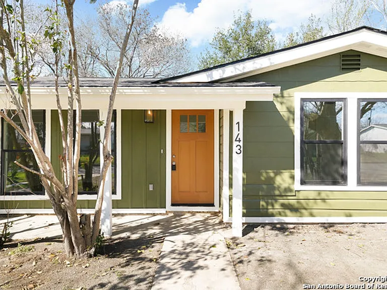 143 Kinder Dr — Photo 3