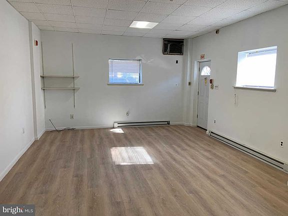 4th image of 2250 S 9th St Floor 1