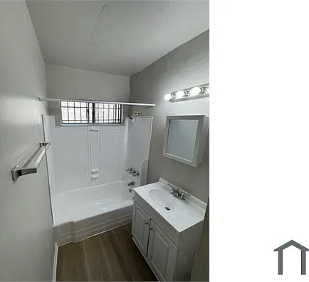 11421 S Normandie Ave #5 — Photo 9