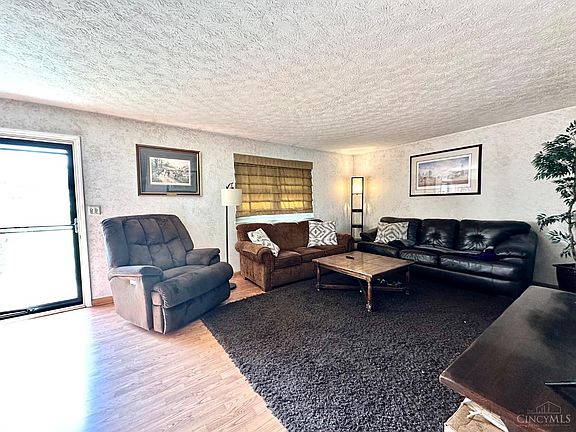 3rd image of 5923 Gilmore Dr