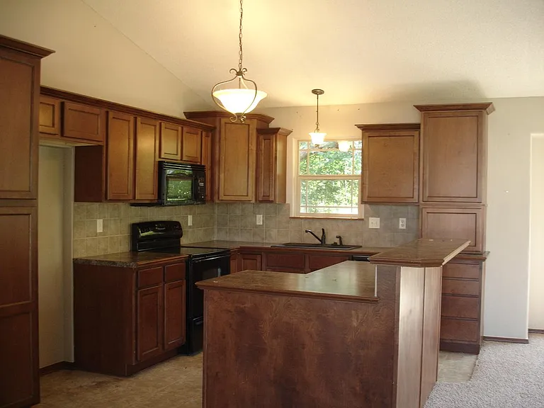 513 E Minneha Ave — Photo 4