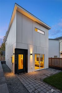 3043 NW 65th Street #b, Seattle, WA, 98117