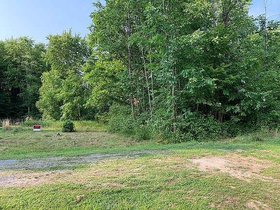 3rd image of Cayuga Dr