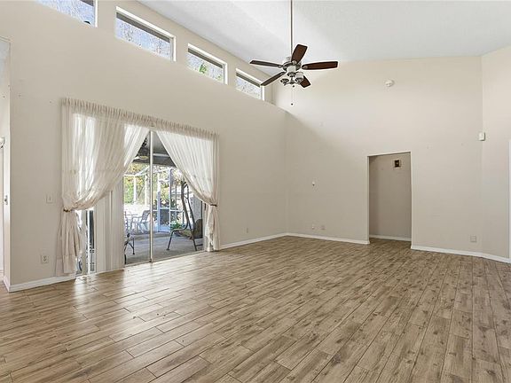 5th image of 4874 Mill Run Dr