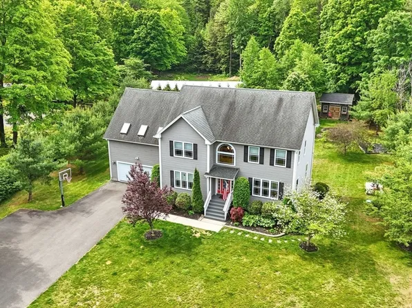 525 Market Hill Rd, Amherst, MA 01002