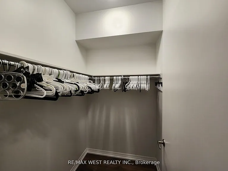 1165 Journeyman Ln #215 — Photo 10