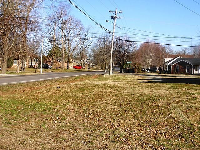 2nd image of 3401 Pembroke Rd