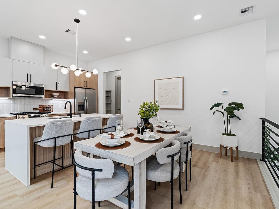 1st image of 2955 Delafield St