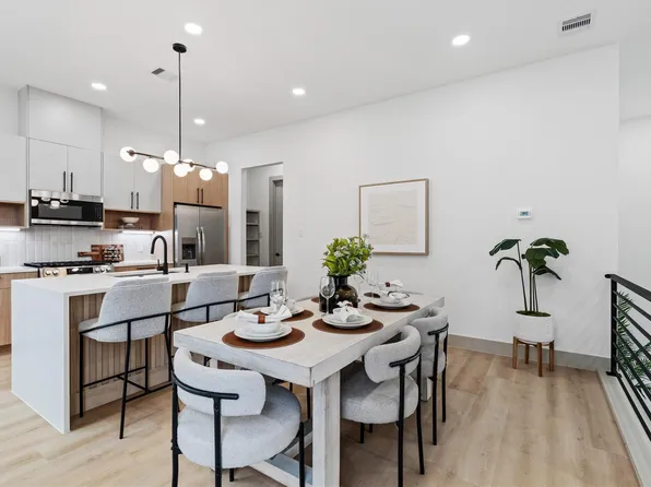 2955 Delafield St, Houston, TX 77023