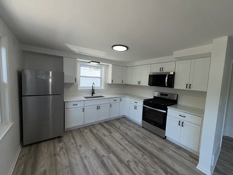 10142 S Western Ave #1R — Photo 1