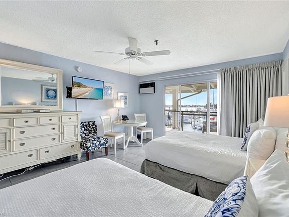 3rd image of 900 Broad AVE S #320