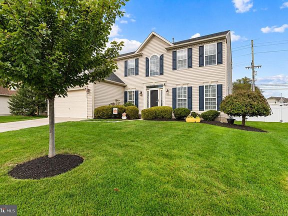 4th image of 157 Ascot Dr