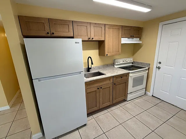 2 bed, 650 sqft, $1,650 — Photo 3