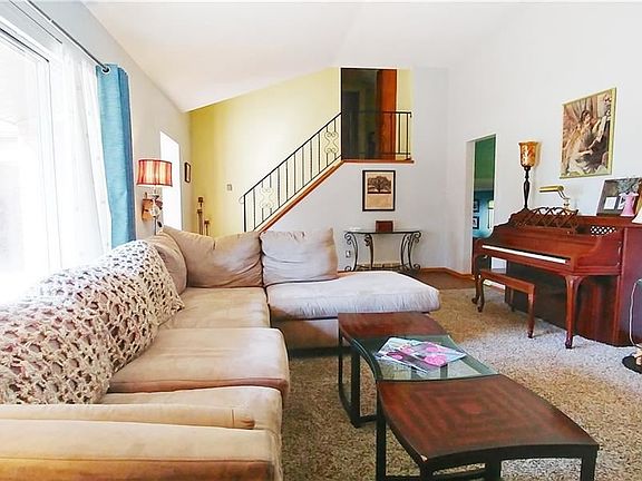 4th image of 1787 Oaklawn Dr