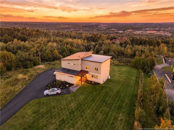 240 Timberline Rd, Moncton, NB E1G 3G8