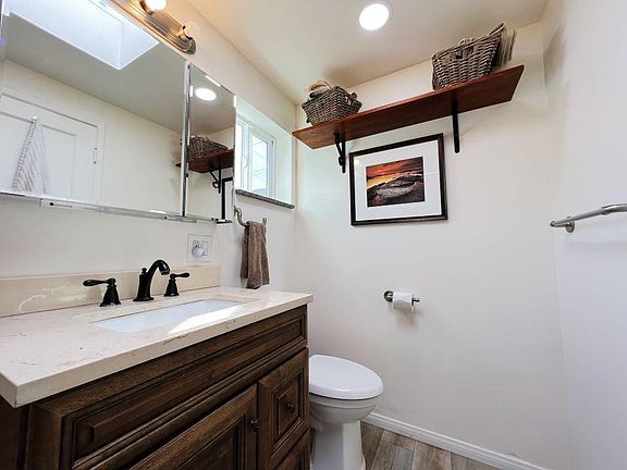 3rd image of 4003 Juniper St