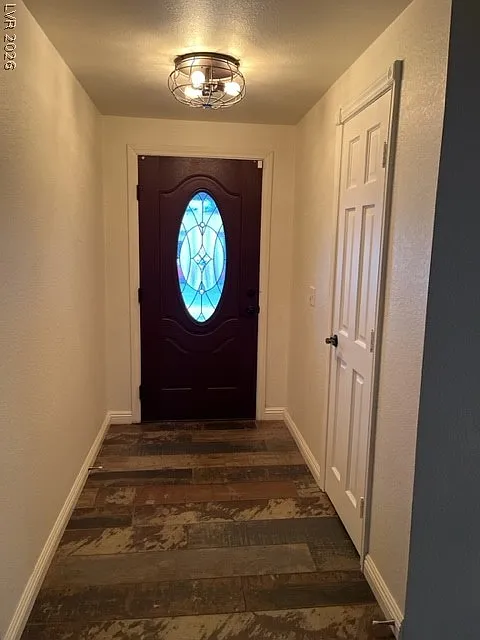 3 bed, 2.0 bath, 1830 sqft, $2,300 — Photo 3