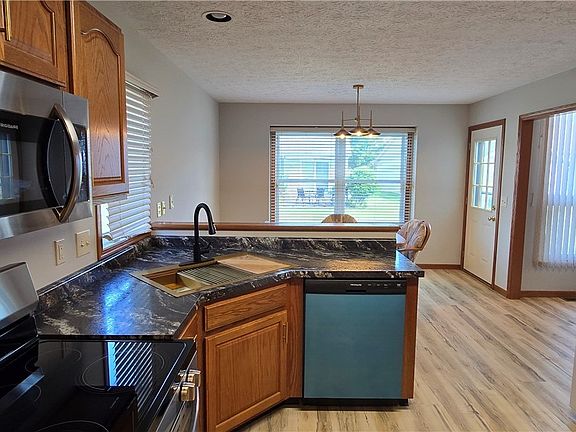 5th image of 118 Gleneagle Dr