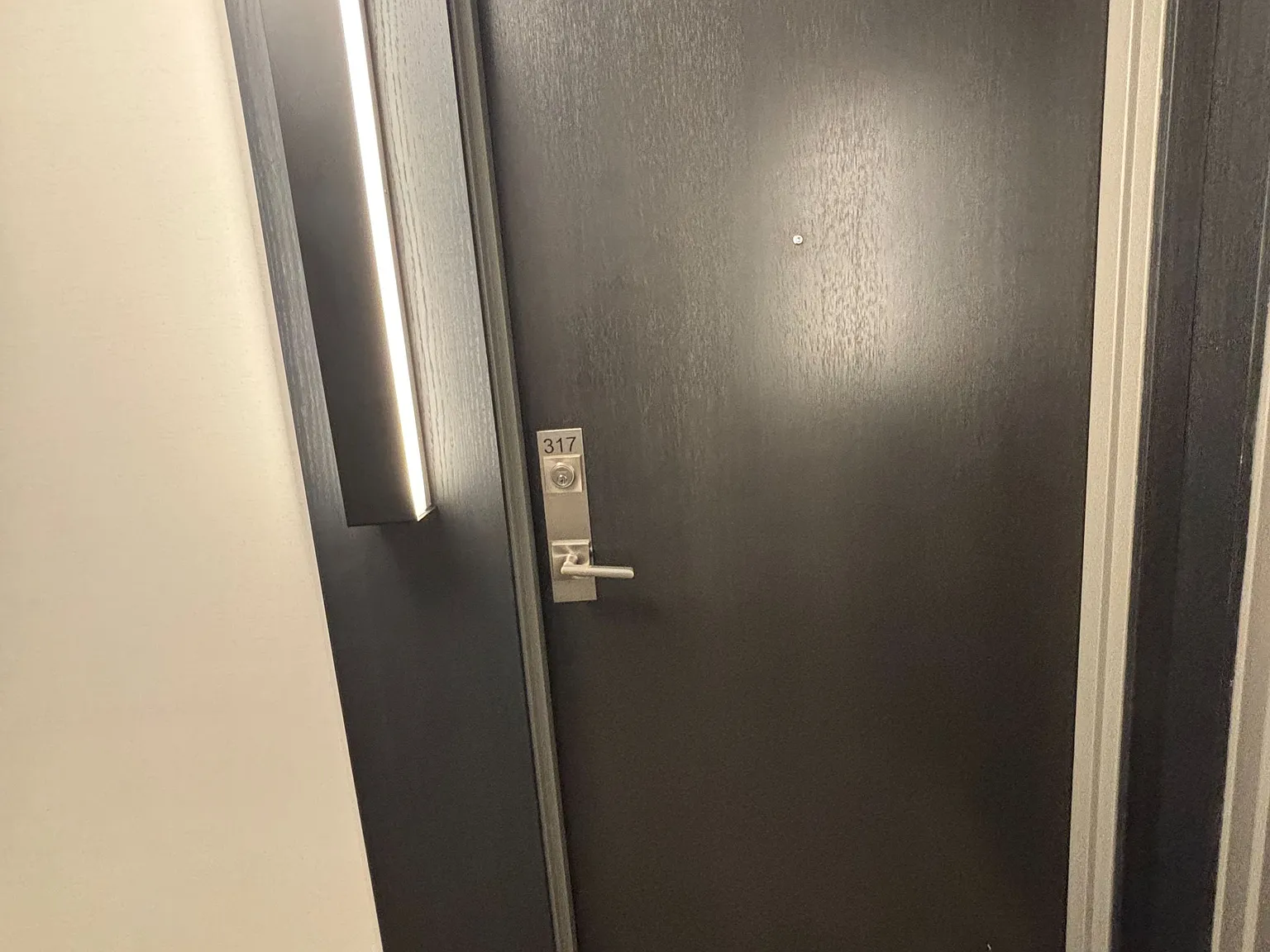4208 Dundas St W — Photo 2