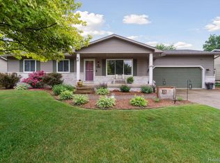 7031 Cleon Dr, Swartz Creek, MI 48473