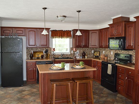 2nd image of 205 Willow Dr