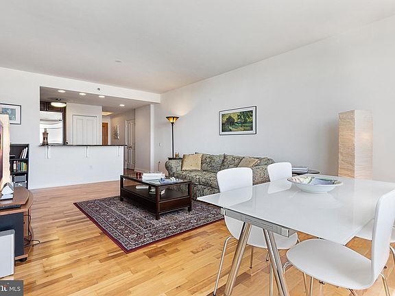 5th image of 400 S Broad St #1204