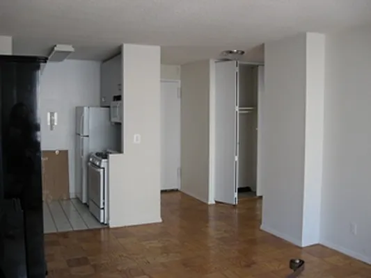 Rented by City Connections Realty | media 5