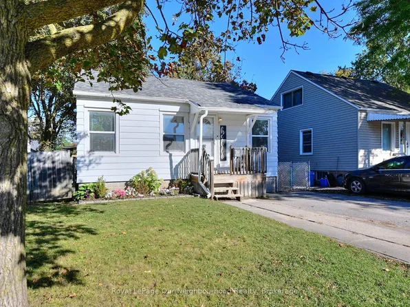 760 New Romaine St, Peterborough, ON K9J 2E9