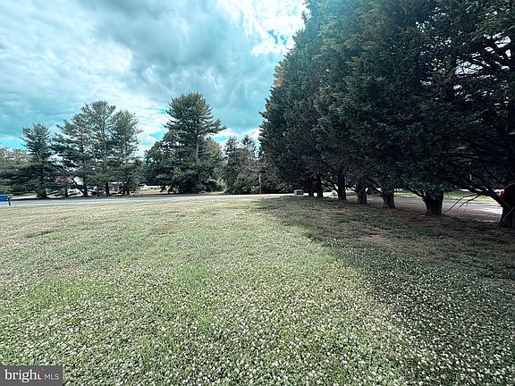 5th image of 986 Everetts Corner Rd