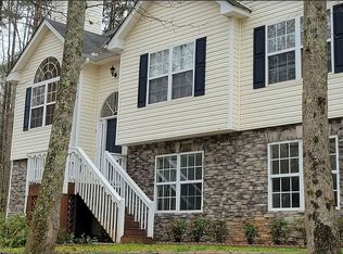 34 Winchester Dr, Sharpsburg, GA 30277