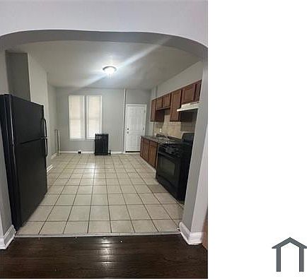 3rd image of 2585 W Fayette St